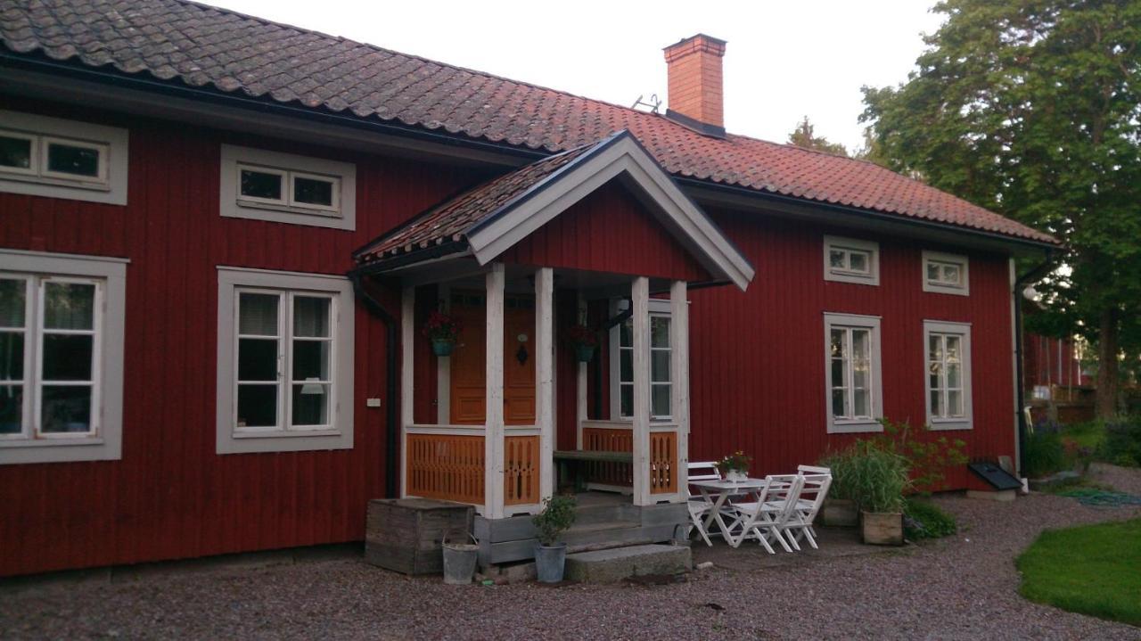 Hedemora Roeda Stugan מראה חיצוני תמונה